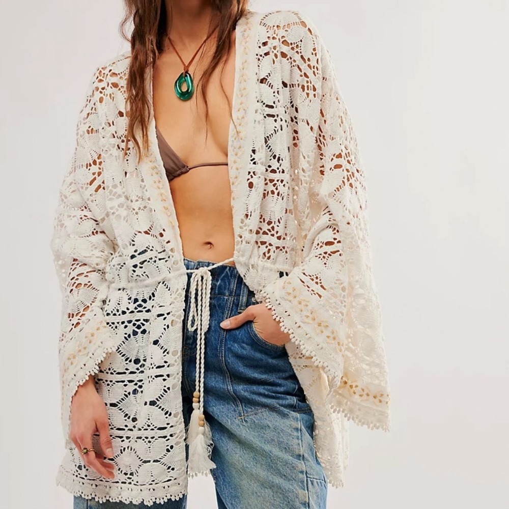 Free People One Size Ivory Bell Sleeve Lace Kimono Tie Waist Crochet Boho Beachy